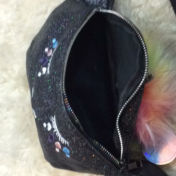 Under NY Sky Catacorn Fanny Pack - Picture 4 of 4
